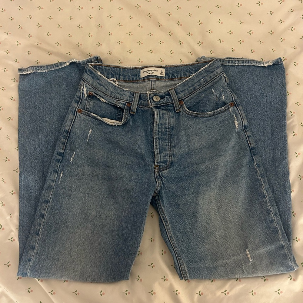 Abercrombie & Fitch “The 90’s Baggy” Low Rise Jean